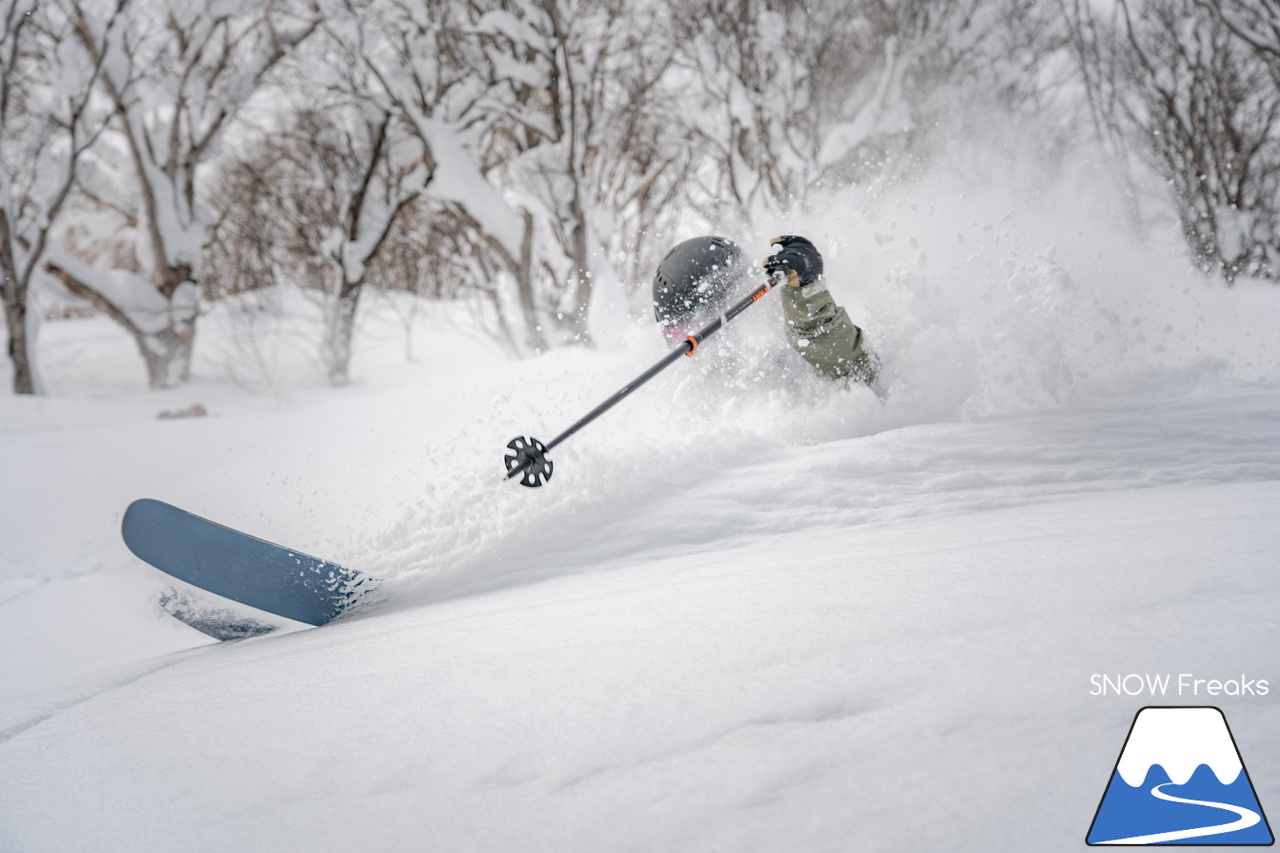 サッポロテイネ｜プロスキーヤー・中西太洋さんが、今季 SNOW Freaks 初登場。コンディション良好なゲレンデ＆パウダーを滑る、そして、撮る！